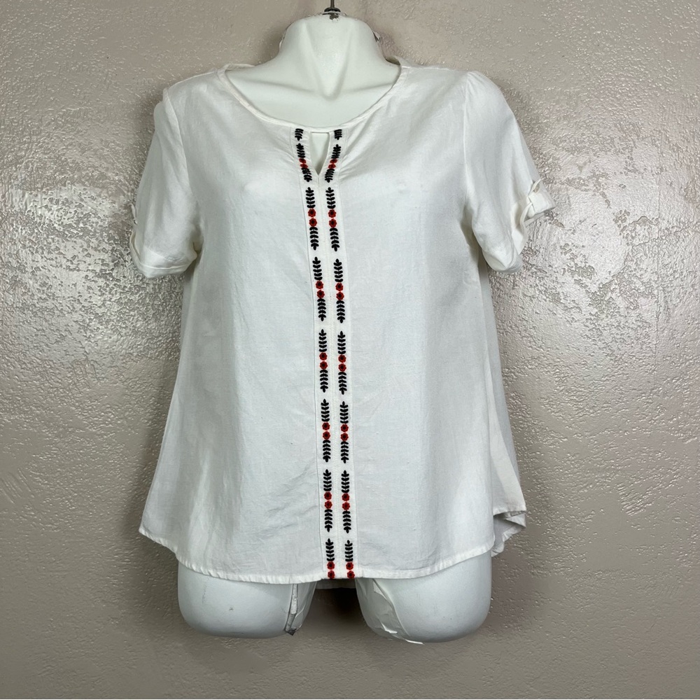 Global Desi size M white Red floral embroidered tunic Short shirt blouse top